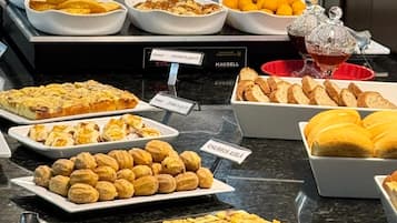 Free daily buffet breakfast