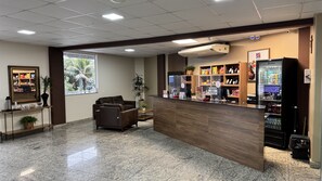 Reception - Hotel Zandona (Blumenau)