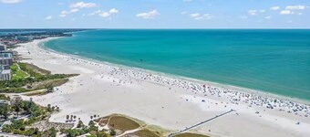 Sunny Beach Retreat on Siesta Key