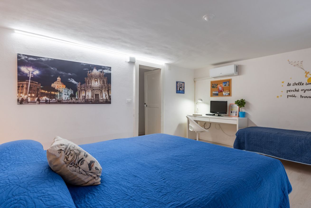2 bedrooms, desk, iron/ironing board