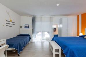 2 sovrum, skrivbord och strykjärn/strykbräda