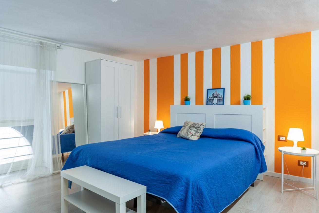 2 bedrooms, desk, iron/ironing board