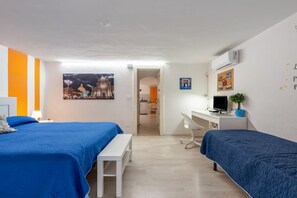 2 Schlafzimmer, Schreibtisch, Bügeleisen/Bügelbrett