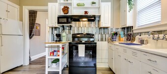 Charming 1-bedroom apartment in delightful Greensboro with central AC  & parking