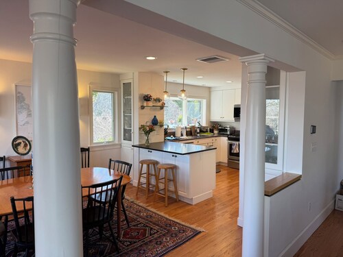 Luxury 6-bedroom home in charming Falmouth walk to Private Beach, Bike Path