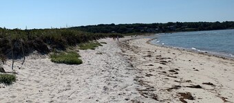 Luxury 6-bedroom home in charming Falmouth walk to Private Beach, Bike Path