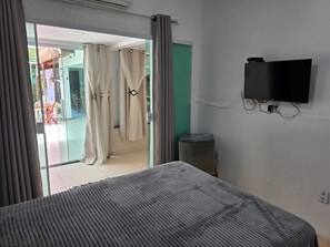 خزنة داخل الغرفة وواي فاي مجانًا