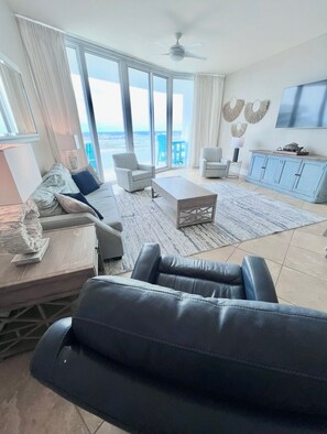 TV - NEW TO RENTAL!! PENTHOUSE 2 BED 2 BATH STUNNING UNIT! (Orange Beach)