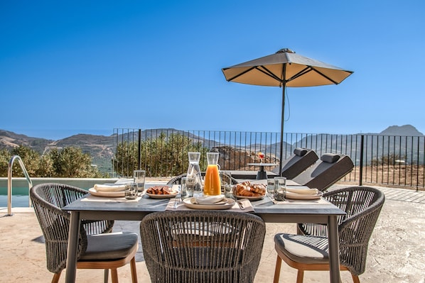 Villa, 2 Yatak Odası, Kişiye Özel Havuzlu, Deniz Manzaralı | Tepe manzarası