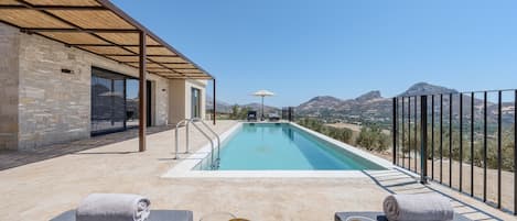 Piscine extérieure