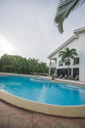 Pool - The Escape Ghana - Ivory Villa (Accra)