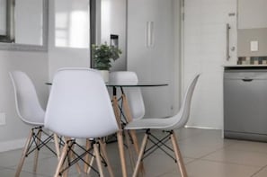 Dining - KMG Apartments at The Apex - Two-Bedroom Superior Apartment (Johannesburg)