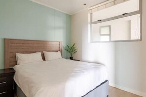 2 bedrooms, iron/ironing board, WiFi, bed sheets