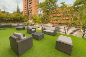 Property grounds - 8-bedroom Poblado house with Pool (Medellín)