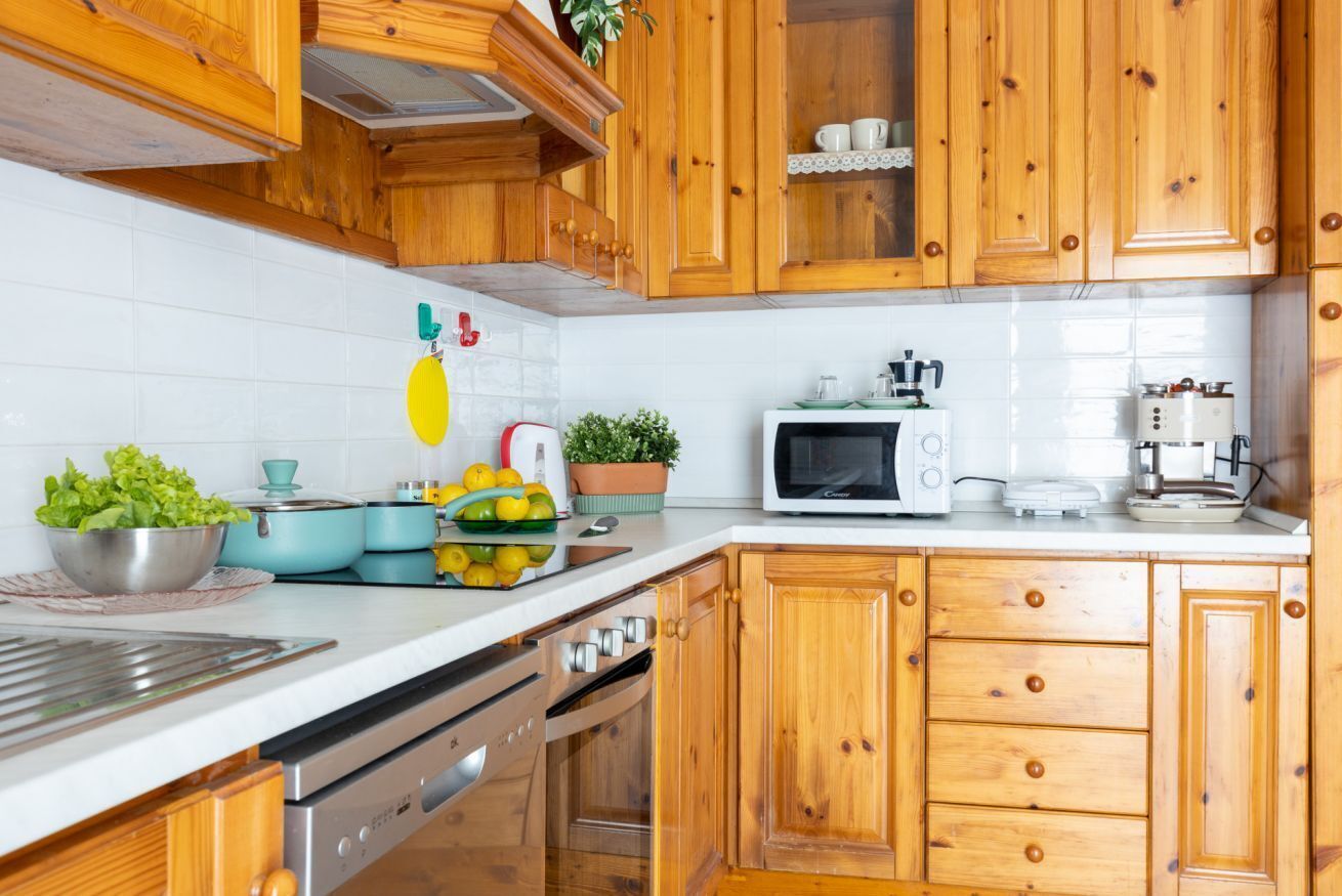 Fridge, microwave, dishwasher