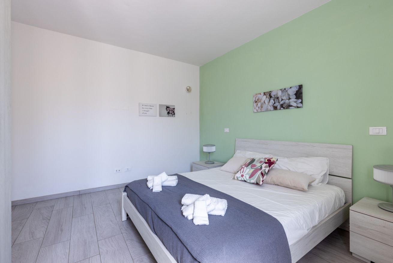 3 habitaciones y tabla de planchar con plancha 