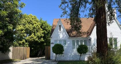 Adorable studio with AC in San Gabriel