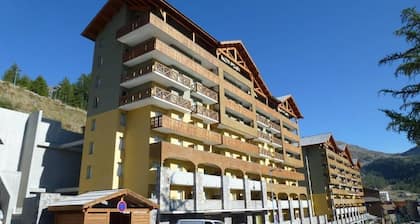 Ă 50m des pistes de ski, 1er Ă©tage, balcon, tĂ©lĂ©vision, 35mÂČ, Isola 2000