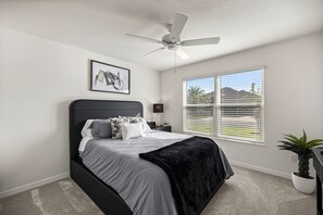 3 bedrooms, iron/ironing board, Internet, bed sheets