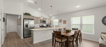 Villages 3BR | Patio | Golfcart | By Eastport Sq.