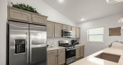 Villages 3BR | Patio | Golfcart | By Eastport Sq.