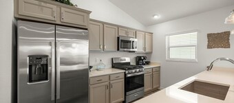 Villages 3BR | Patio | Golfcart | By Eastport Sq.