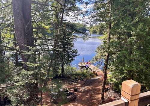 Newly Built, Private, Lakefront Muskoka Cottage