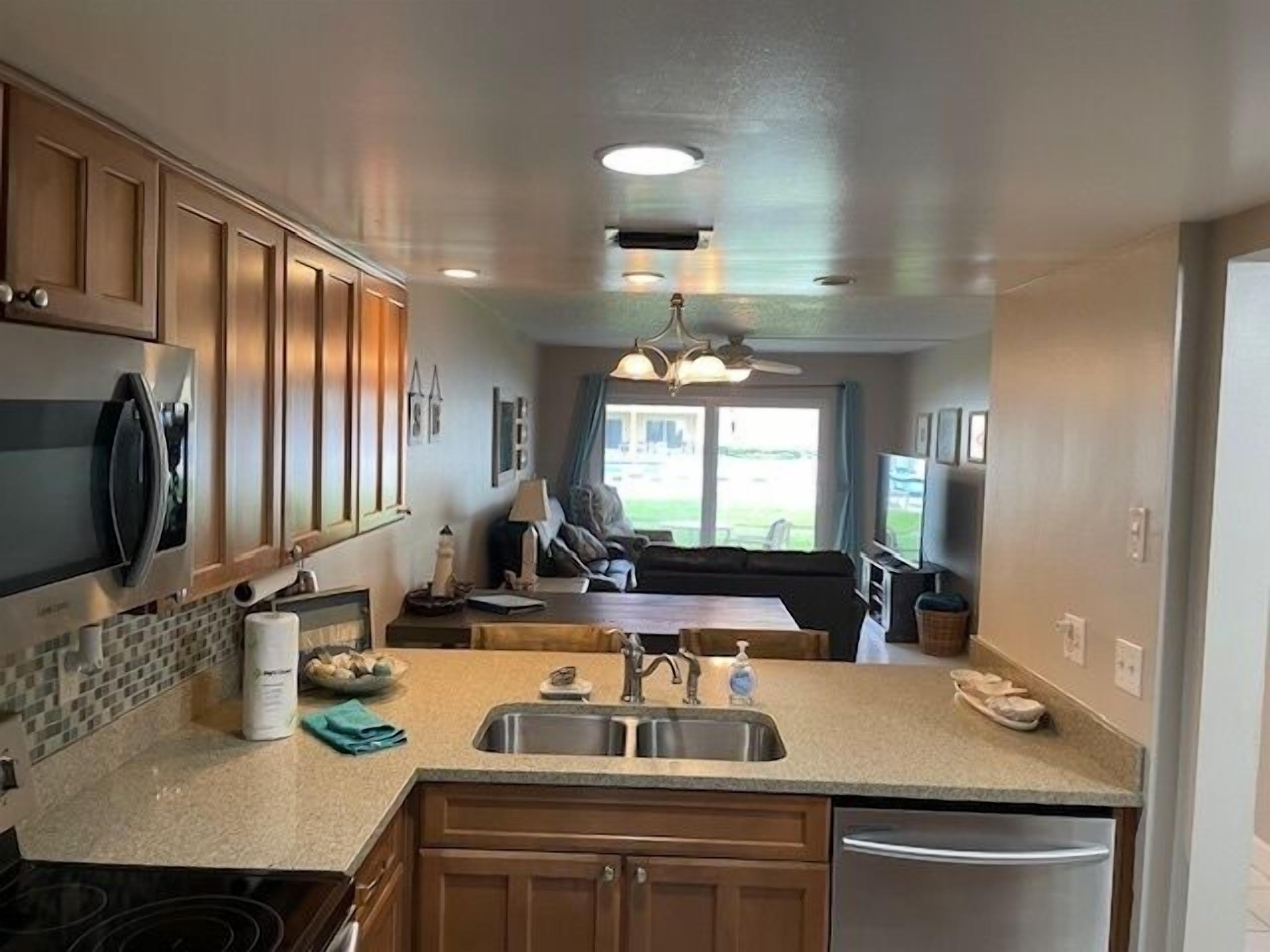 冰箱、微波炉、烤箱、炉灶