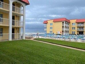 Et oppvarmet basseng