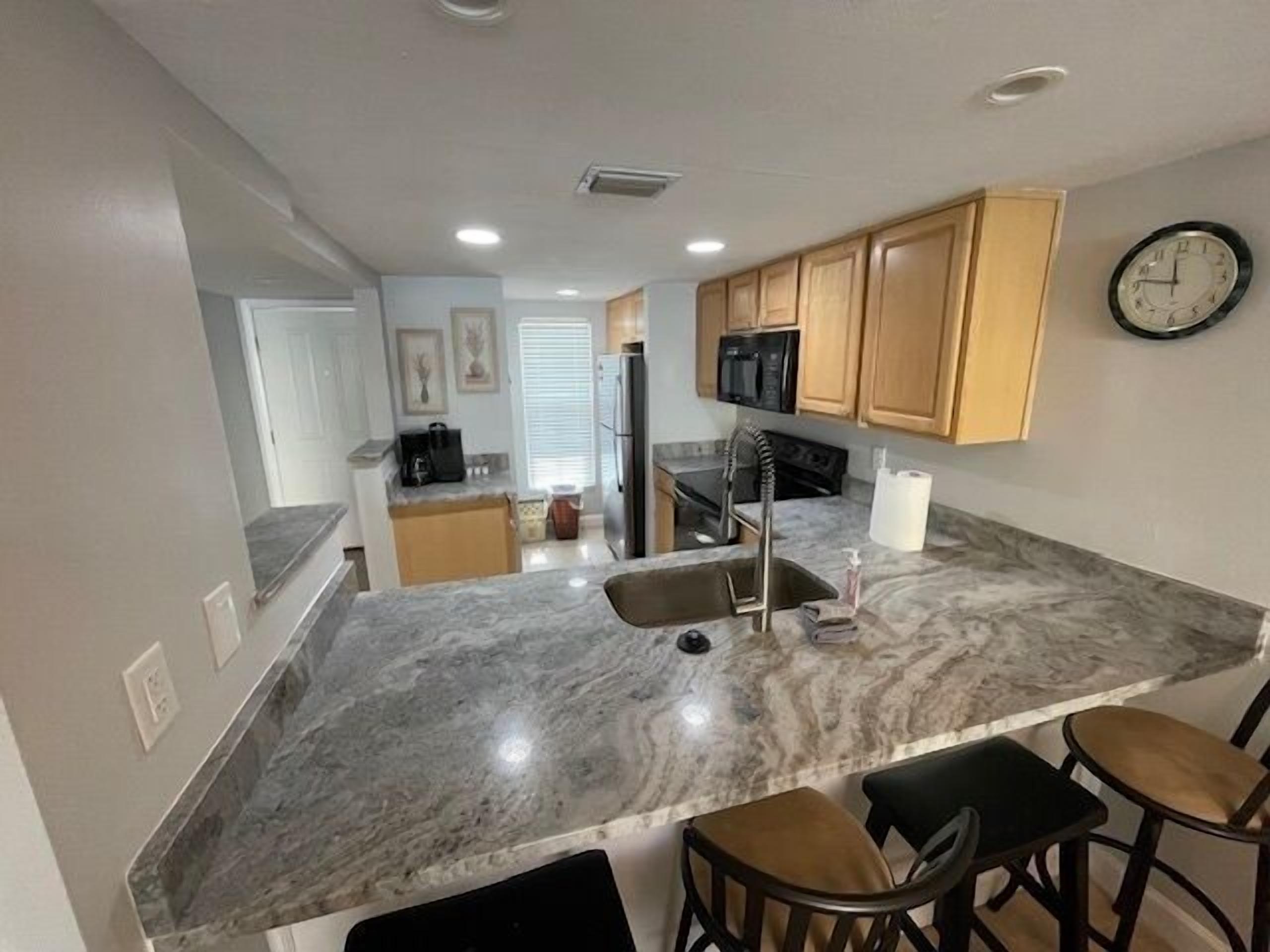 Frigorífic, microones, forn i placa de cuina 