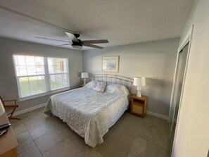 2 bedrooms, free WiFi, bed sheets - Ground Floor  Ocean View 2/2 (New Smyrna beach)