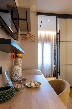 Luxury Double Room | Soundproofing, iron/ironing board, free WiFi