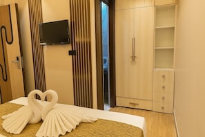 Deluxe Double Room | Egyptian cotton sheets, premium bedding, down comforters