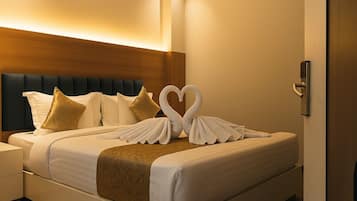 Deluxe Double Room | Egyptian cotton sheets, premium bedding, down comforters
