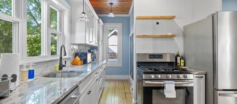 New England Historic Charm Meets Modern Style in the North Shore