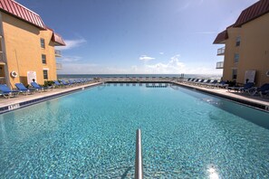 Opvarmet pool