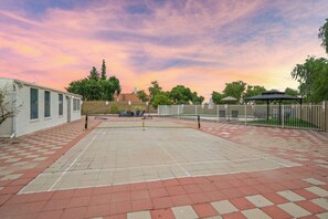 المنطقة المحيطة بالمنشأة