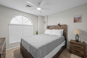 6 bedrooms, WiFi, bed sheets