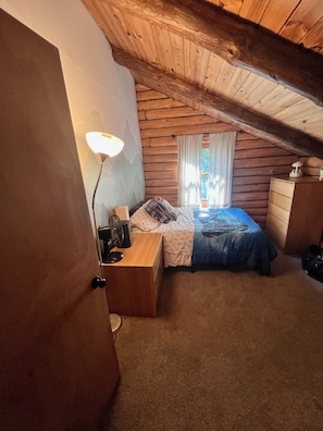 5 habitaciones, tabla de planchar con plancha y wifi