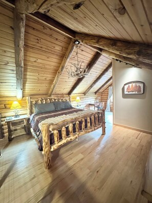 5 bedrooms, desk, iron/ironing board, free WiFi - The Cooperstown Cabin, 8min to All Star Village, 15min to Dreams Park, Sleeps 10 (Oneonta)