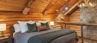 The Cooperstown Cabin, 8min to All Star Village, 15min to Dreams Park, Sleeps 10