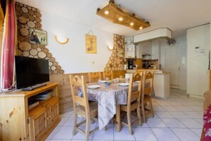 Dining - Resort center, 3rd floor, balcony, tv, 41m², Valloire (Valloire)