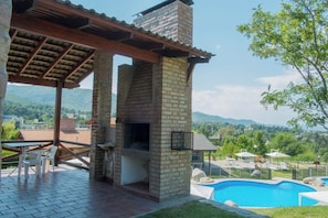 Cabin phong cách cổ điển, quang cảnh núi | Hiên