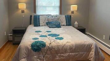 Iron/ironing board, WiFi, bed sheets