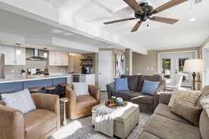 Smart TV, fireplace, DVD player