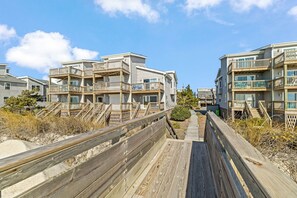 Unclassified image, 2 of 79, button