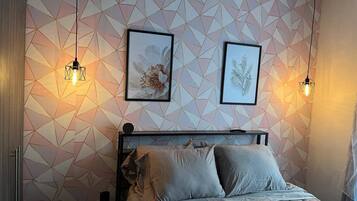 2 bedrooms, iron/ironing board, WiFi, bed sheets