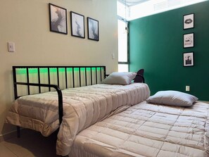 3 bedrooms, desk, iron/ironing board, WiFi