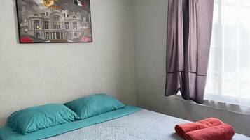 2 bedrooms, desk, WiFi, bed sheets