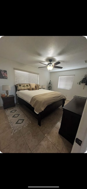 4 bedrooms, free WiFi, bed sheets